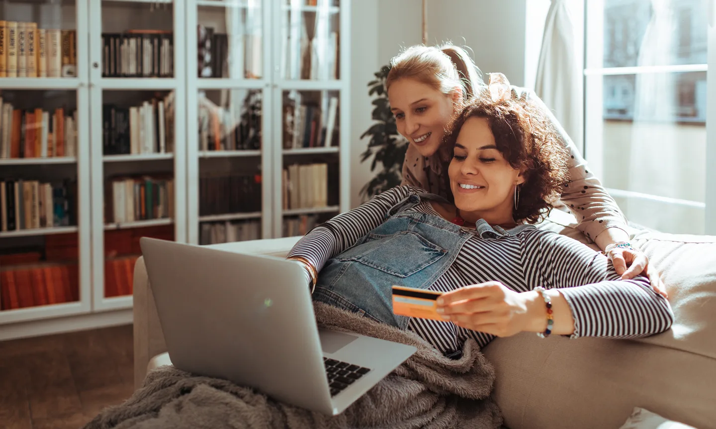 This TikToker Earned 400K Amex Travel Points Through Rakuten — Here’s How You Can, Too